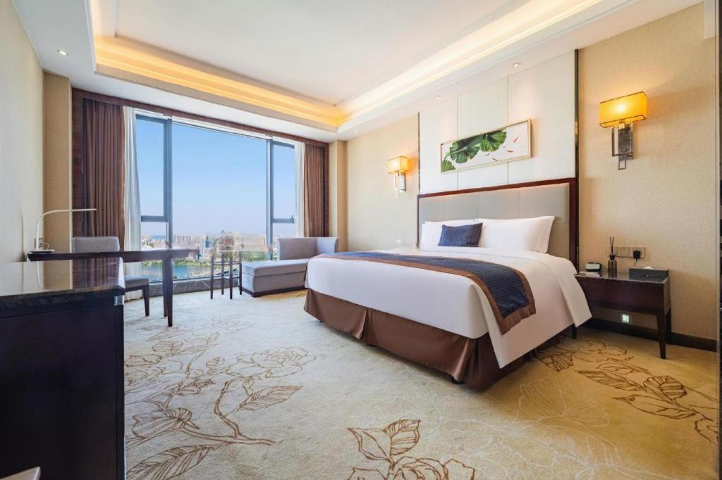 Eurasia Convention International Hotel Wuhan Exterior foto
