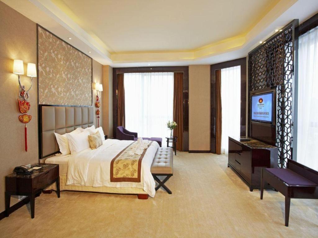 Eurasia Convention International Hotel Wuhan Exterior foto
